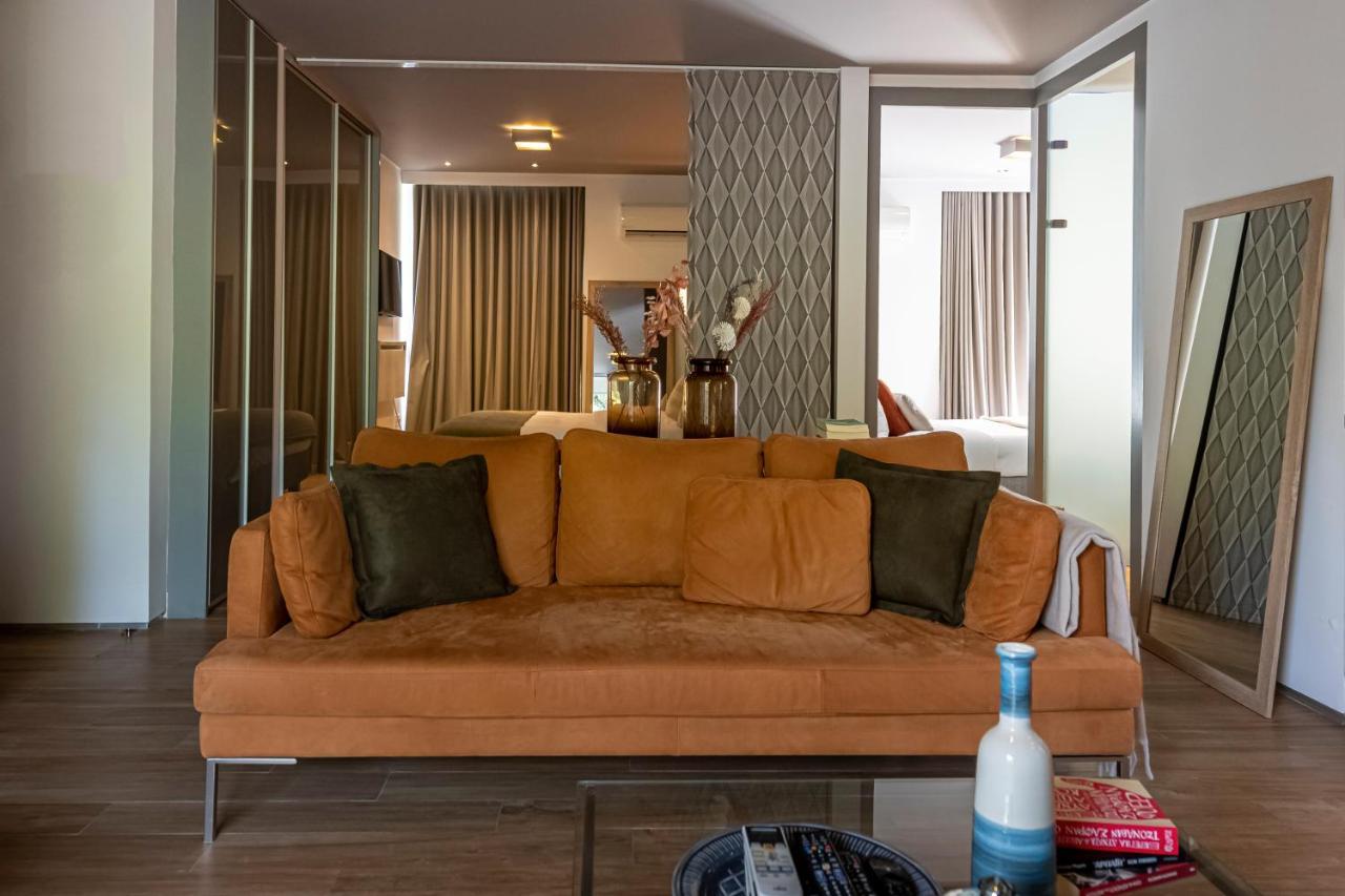 Phaedrus Living: Luxury Flat Vouliagmeni * Atene