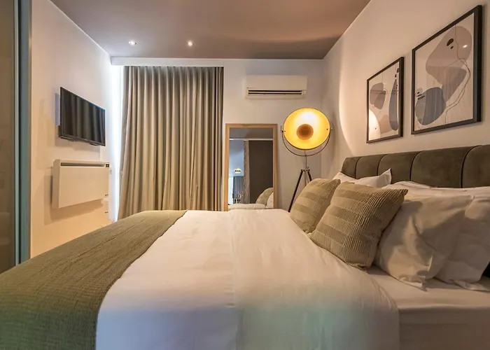 Phaedrus Living: Luxury Flat Vouliagmeni
