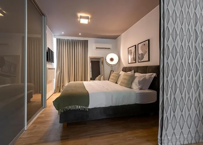 Phaedrus Living: Luxury Flat Vouliagmeni